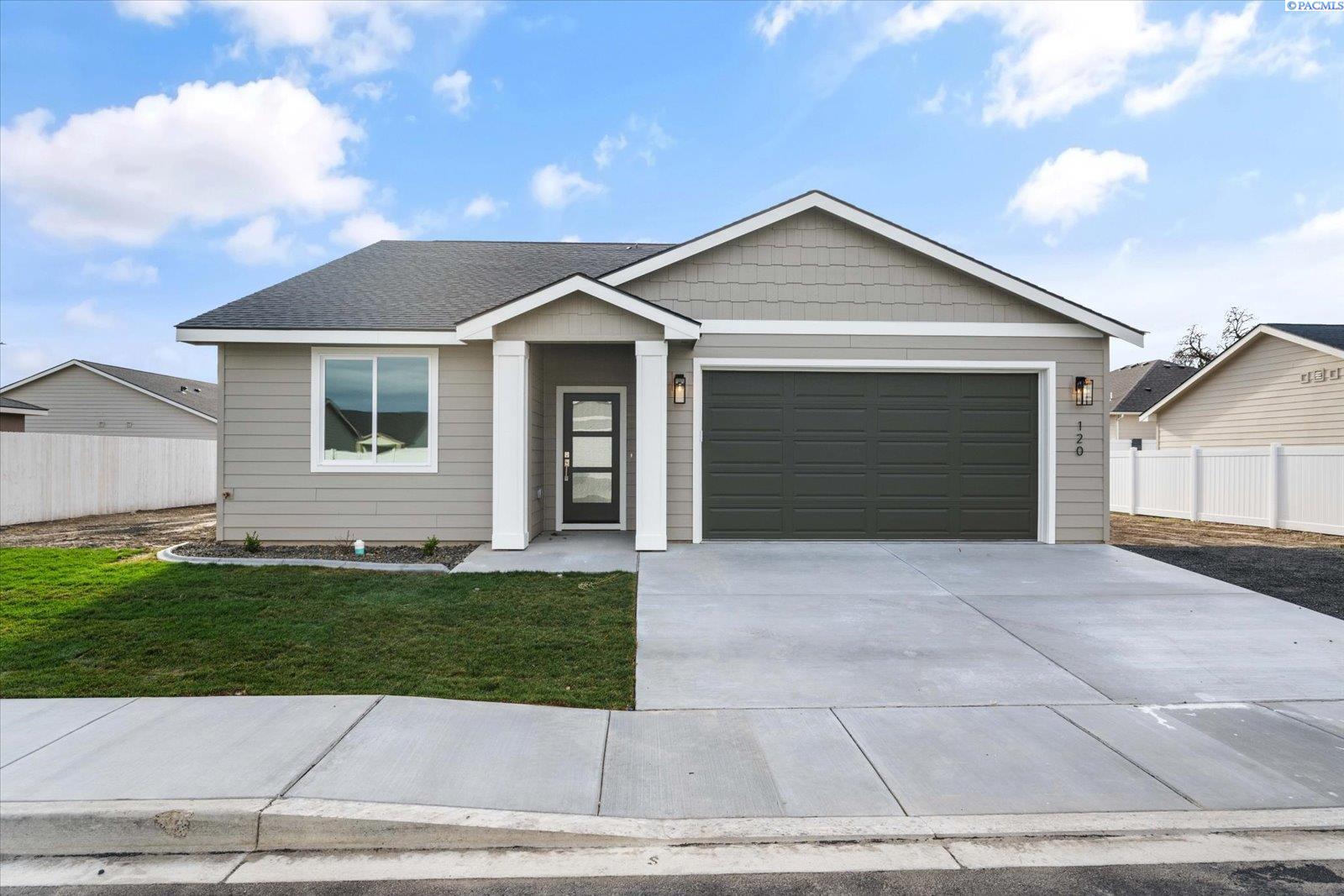 26th Avenue, Kennewick, Washington 99337, 3 Bedrooms Bedrooms, 0 ,2 BathroomsBathrooms,Houses,For Sale,26th Avenue,0,289387