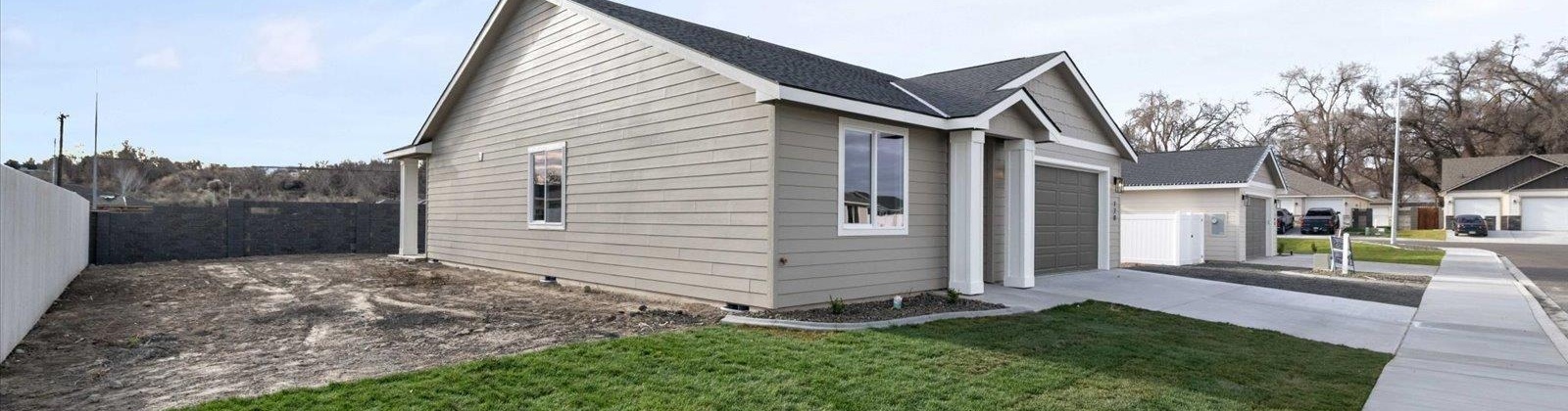 26th Avenue, Kennewick, Washington 99337, 3 Bedrooms Bedrooms, 0 ,2 BathroomsBathrooms,Houses,For Sale,26th Avenue,0,289387