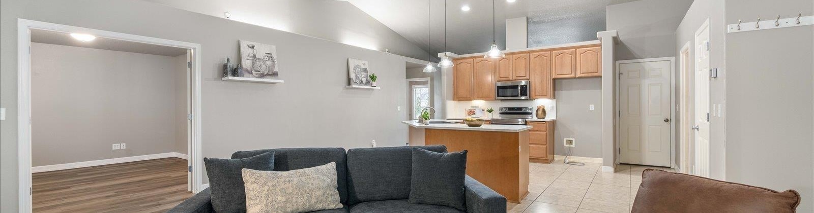 Idaho St, Kennewick, Washington 99336, 3 Bedrooms Bedrooms, 0 ,2 BathroomsBathrooms,Houses,For Sale,Idaho St,0,289394