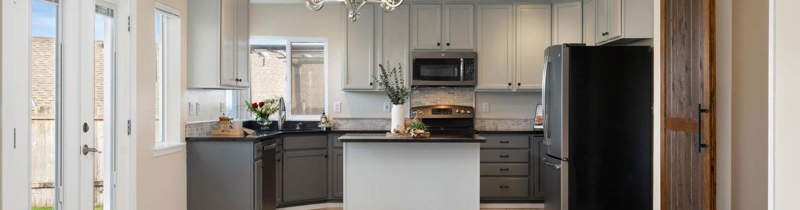 35th Avenue, Kennewick, Washington 99352-8840, 5 Bedrooms Bedrooms, 0 ,3 BathroomsBathrooms,Houses,For Sale,35th Avenue,0,289425