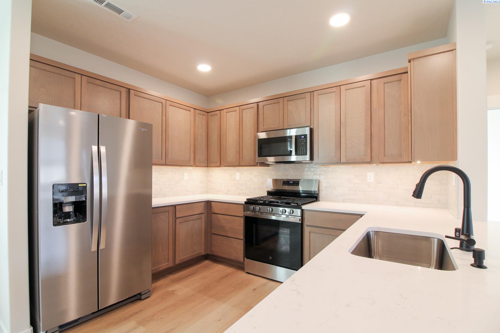 Stonecap Street, Richland, Washington 99352, 3 Bedrooms Bedrooms, 0 ,2 BathroomsBathrooms,Houses,For Rent,Stonecap Street,0,289418