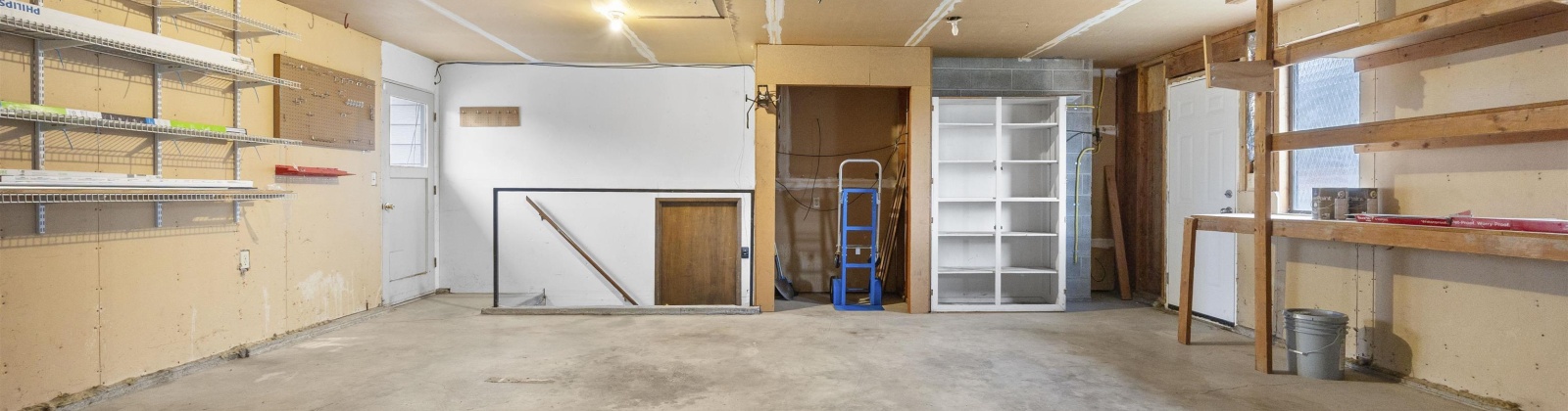 Dogwood Place, Richland, Washington 99354, 6 Bedrooms Bedrooms, 0 ,3 BathroomsBathrooms,Houses,For Sale,Dogwood Place,0,289422