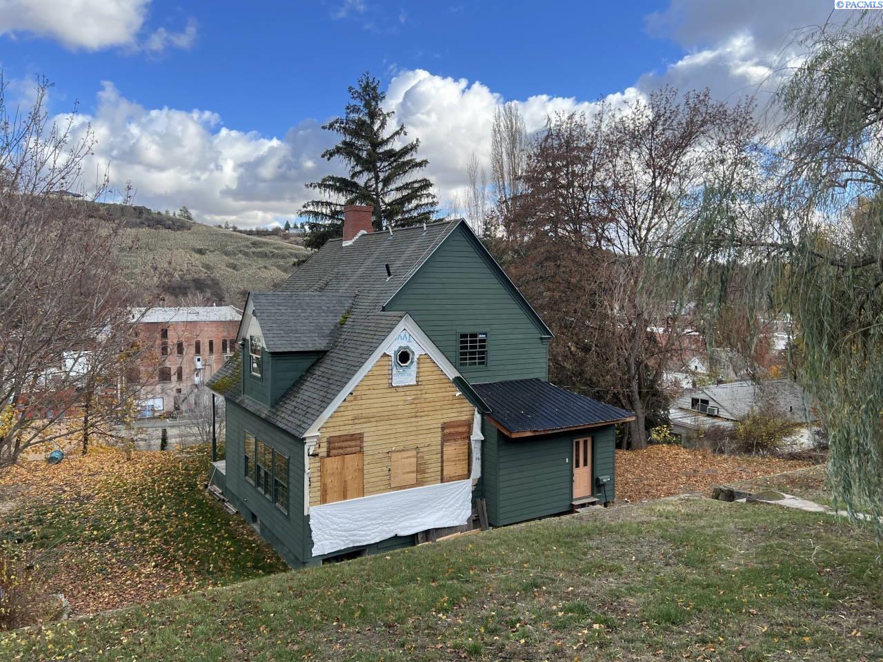 West Street, Colfax, Washington 99111, 4 Bedrooms Bedrooms, 0 ,1 BathroomBathrooms,Houses,For Sale,West Street,0,289434