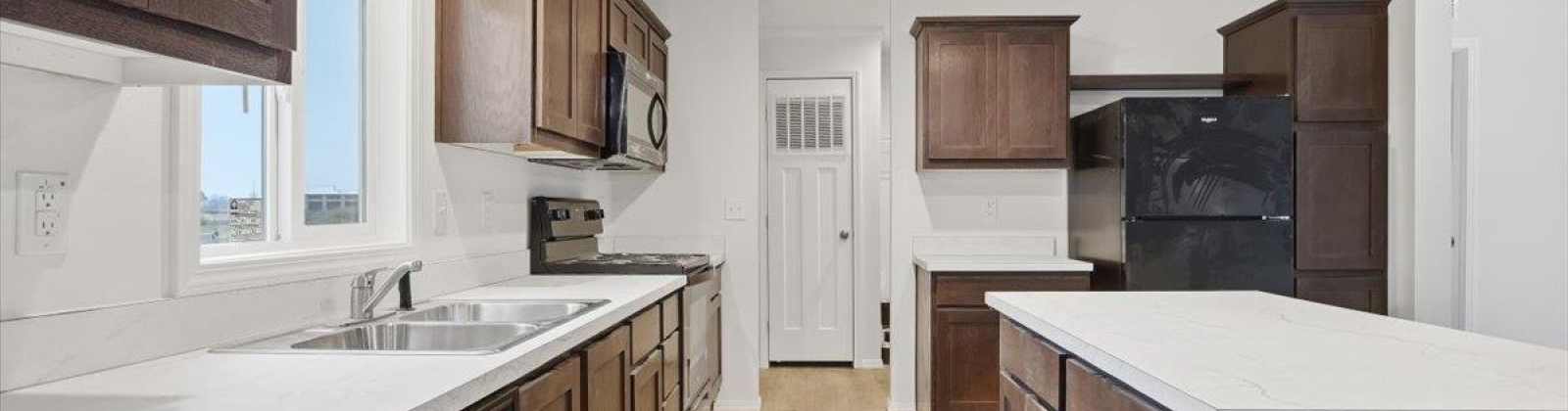 Edison Ave, Sunnyside, Washington 98944, 4 Bedrooms Bedrooms, 0 ,2 BathroomsBathrooms,For Sale,Edison Ave,0,289445