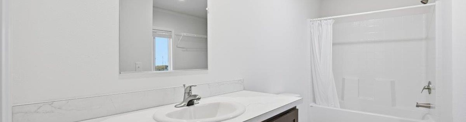 Edison Ave, Sunnyside, Washington 98944, 4 Bedrooms Bedrooms, 0 ,2 BathroomsBathrooms,For Sale,Edison Ave,0,289445