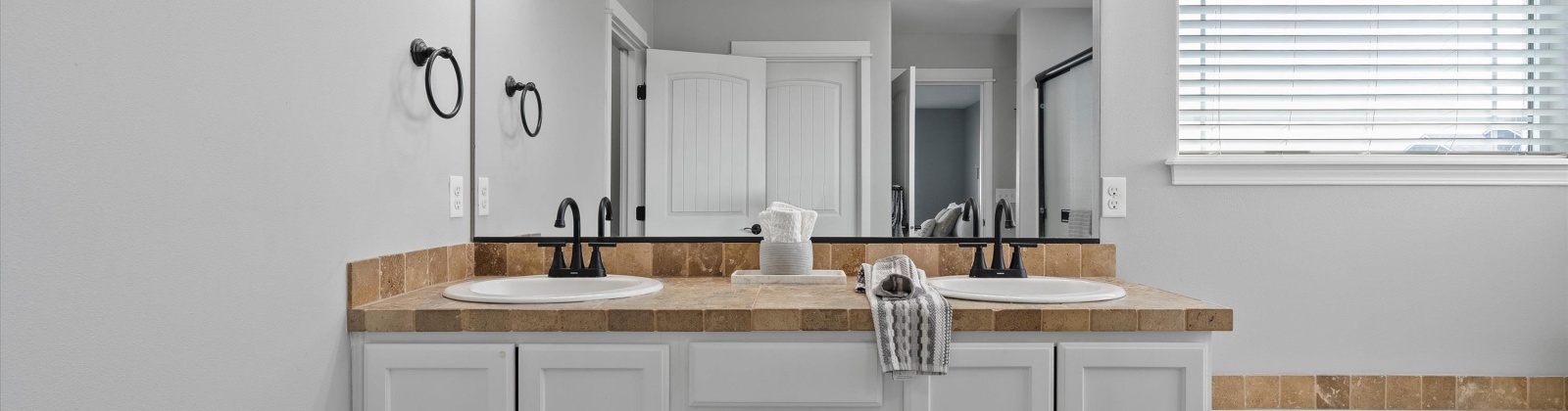 Edison Street, Connell, Washington 99326, 5 Bedrooms Bedrooms, 0 ,3 BathroomsBathrooms,Houses,For Sale,Edison Street,0,289480