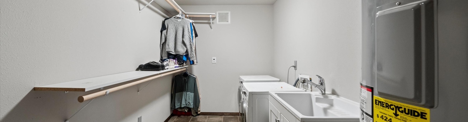 Everett Pl, Kennewick, Washington 99337, 4 Bedrooms Bedrooms, 0 ,3 BathroomsBathrooms,Houses,For Sale,Everett Pl,0,289482