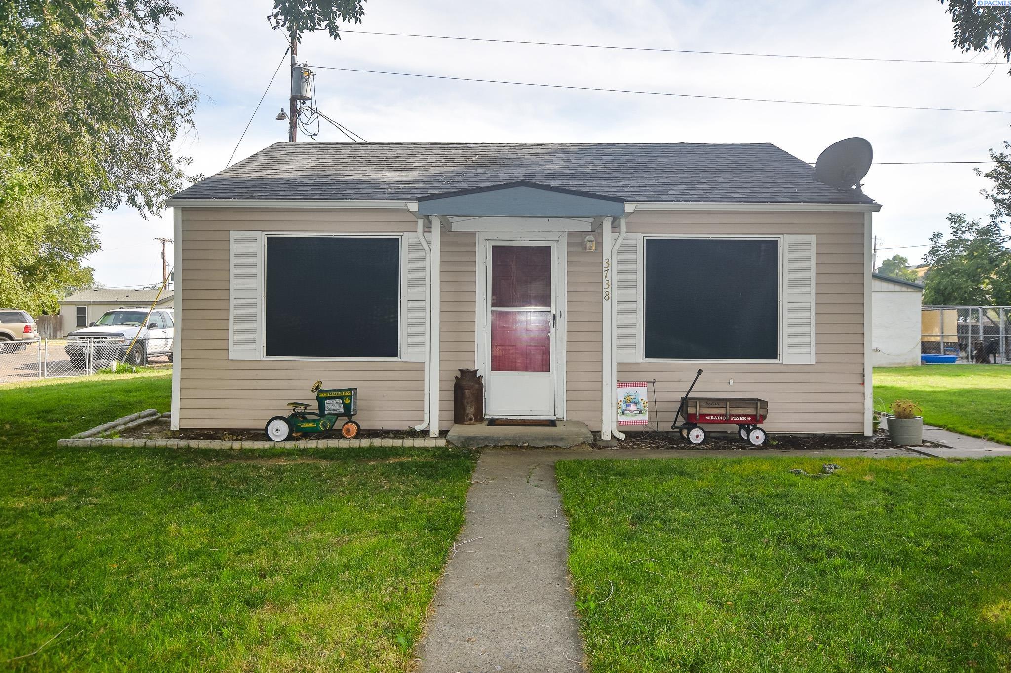 Grant Lp, West Richland, Washington 99354, 2 Bedrooms Bedrooms, 0 ,1 BathroomBathrooms,Houses,For Sale,Grant Lp,0,286375