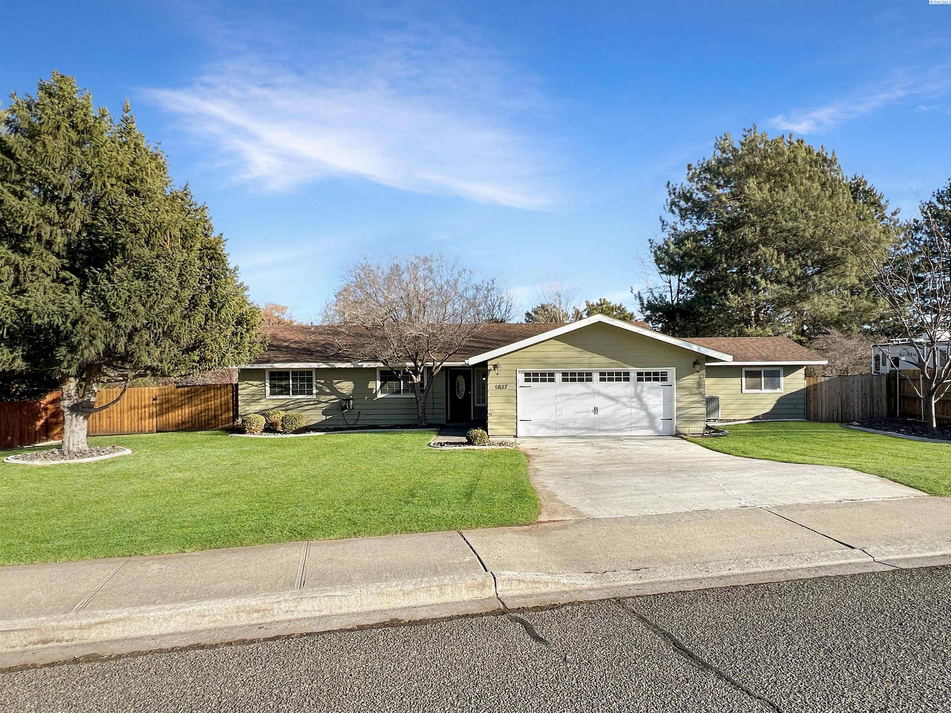 Olson St, Kennewick, Washington 99338, 4 Bedrooms Bedrooms, 0 ,3 BathroomsBathrooms,Houses,For Sale,Olson St,0,289498