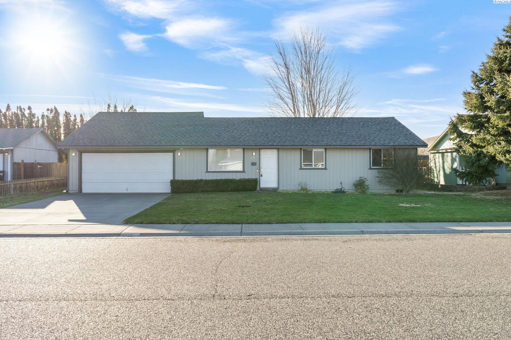 Forsythia St, West Richland, Washington 99353, 3 Bedrooms Bedrooms, 0 ,2 BathroomsBathrooms,Houses,For Sale,Forsythia St,0,289512
