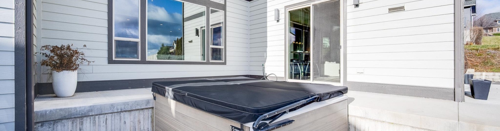 Golden Hills Drive, Pullman, Washington 99163, 6 Bedrooms Bedrooms, 0 ,5 BathroomsBathrooms,Houses,For Sale,Golden Hills Drive,0,289521