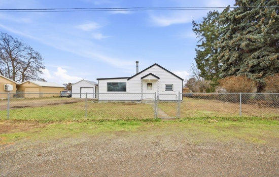 Rainier, Yakima, Washington 98930, 3 Bedrooms Bedrooms, 0 ,1 BathroomBathrooms,Houses,For Sale,Rainier,0,289534