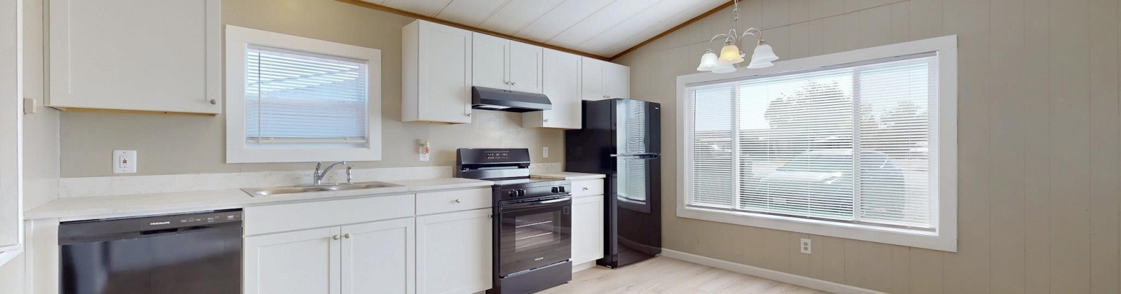 19th Avenue, #1, Kennewick, Washington 99337, 2 Bedrooms Bedrooms, 0 ,1 BathroomBathrooms,Manufactured Homes,For Sale,19th Avenue, #1,0,288136