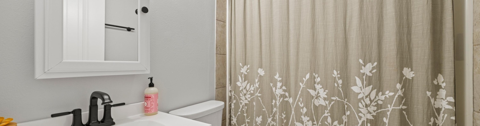 Green St, Kennewick, Washington 99336, 4 Bedrooms Bedrooms, 0 ,2 BathroomsBathrooms,Houses,For Sale,Green St,0,289570