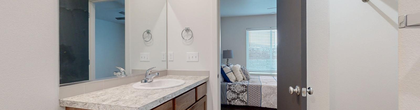 Ronan Street, Pasco, Washington 99301, 3 Bedrooms Bedrooms, 0 ,2 BathroomsBathrooms,Condos/townhomes,For Sale,Ronan Street,0,289569