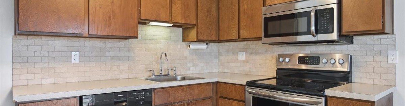 Kennewick Ave, Kennewick, Washington 99336, 2 Bedrooms Bedrooms, 0 ,1 BathroomBathrooms,Condos/townhomes,For Sale,Kennewick Ave,0,289574