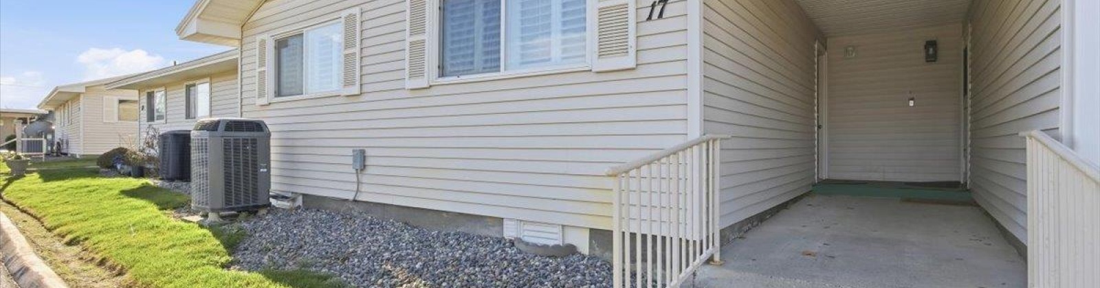 Kennewick Ave, Kennewick, Washington 99336, 2 Bedrooms Bedrooms, 0 ,1 BathroomBathrooms,Condos/townhomes,For Sale,Kennewick Ave,0,289574