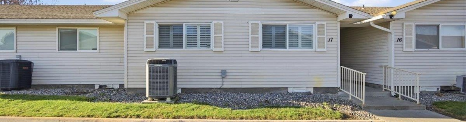 Kennewick Ave, Kennewick, Washington 99336, 2 Bedrooms Bedrooms, 0 ,1 BathroomBathrooms,Condos/townhomes,For Sale,Kennewick Ave,0,289574