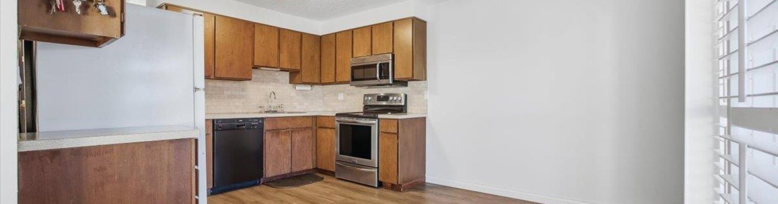 Kennewick Ave, Kennewick, Washington 99336, 2 Bedrooms Bedrooms, 0 ,1 BathroomBathrooms,Condos/townhomes,For Sale,Kennewick Ave,0,289574