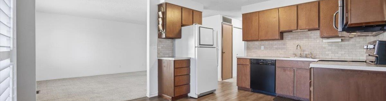 Kennewick Ave, Kennewick, Washington 99336, 2 Bedrooms Bedrooms, 0 ,1 BathroomBathrooms,Condos/townhomes,For Sale,Kennewick Ave,0,289574