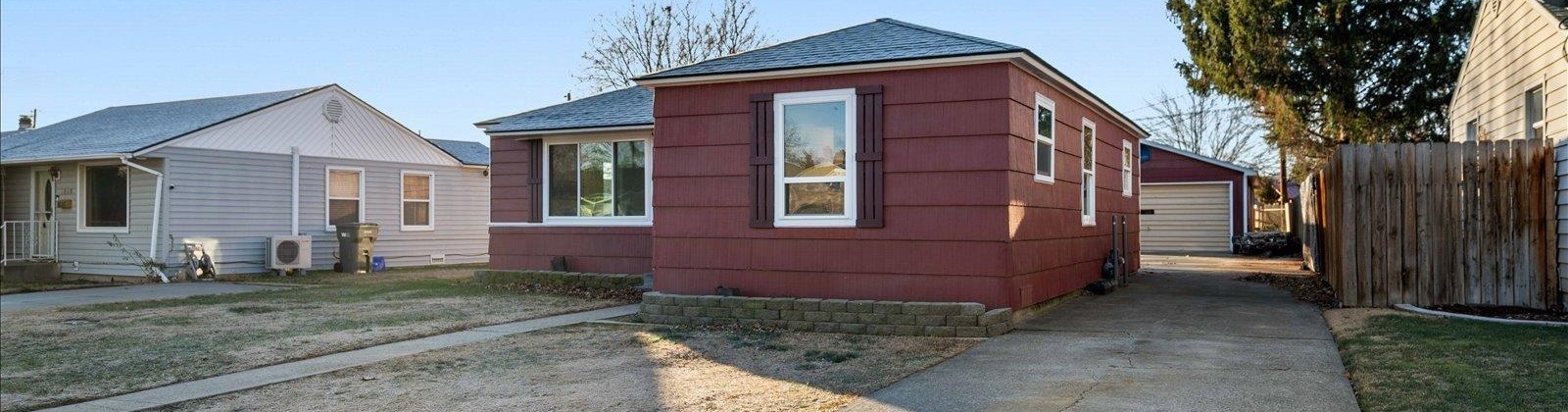 2nd Ave, Kennewick, Washington 99336, 4 Bedrooms Bedrooms, 0 ,1 BathroomBathrooms,Houses,For Sale,2nd Ave,0,289573