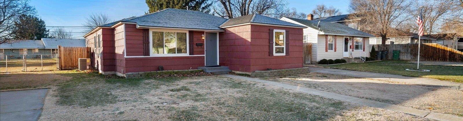 2nd Ave, Kennewick, Washington 99336, 4 Bedrooms Bedrooms, 0 ,1 BathroomBathrooms,Houses,For Sale,2nd Ave,0,289573