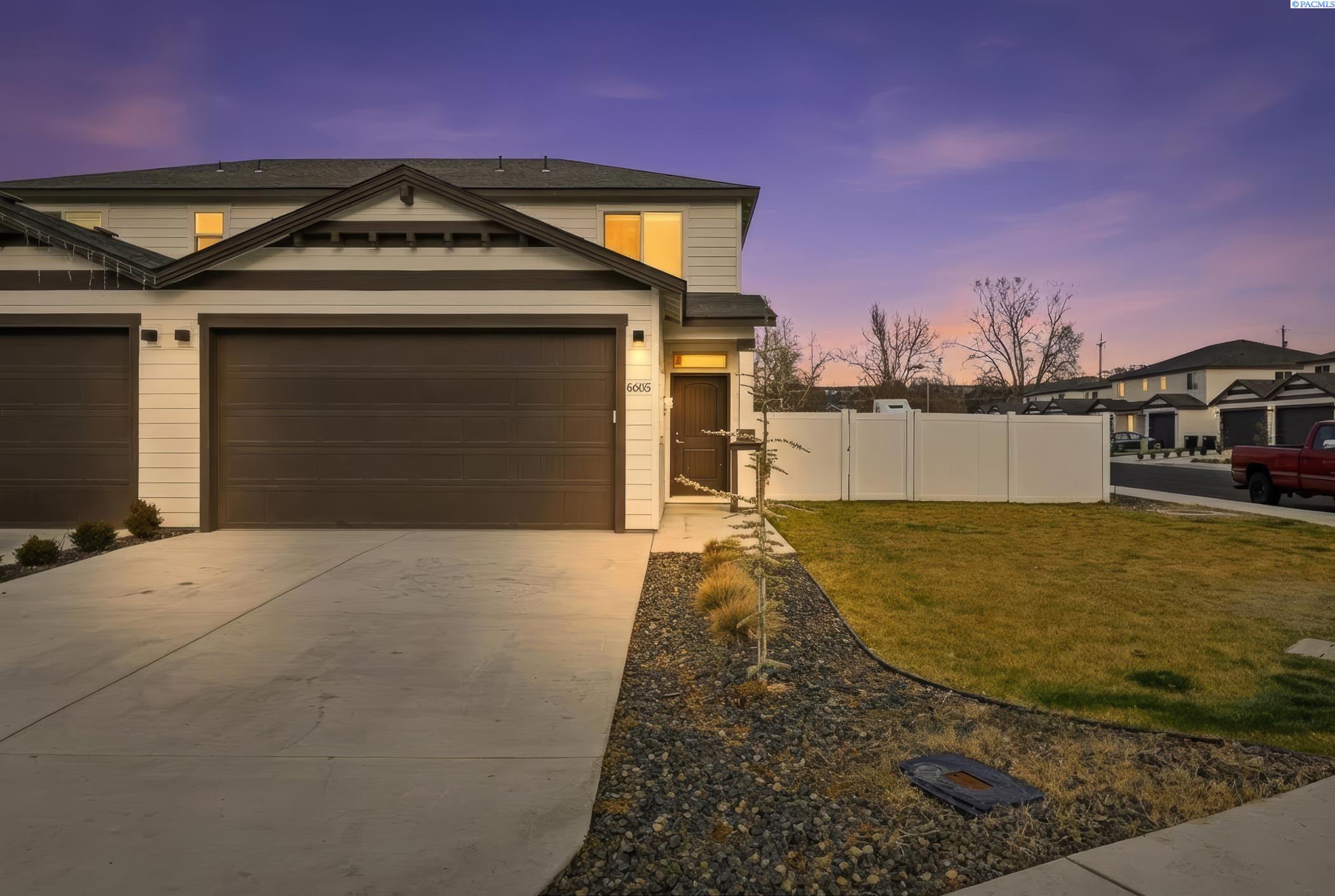 Dradie Place, Pasco, Washington 99301, 3 Bedrooms Bedrooms, 0 ,3 BathroomsBathrooms,Condos/townhomes,For Sale,Dradie Place,0,289576