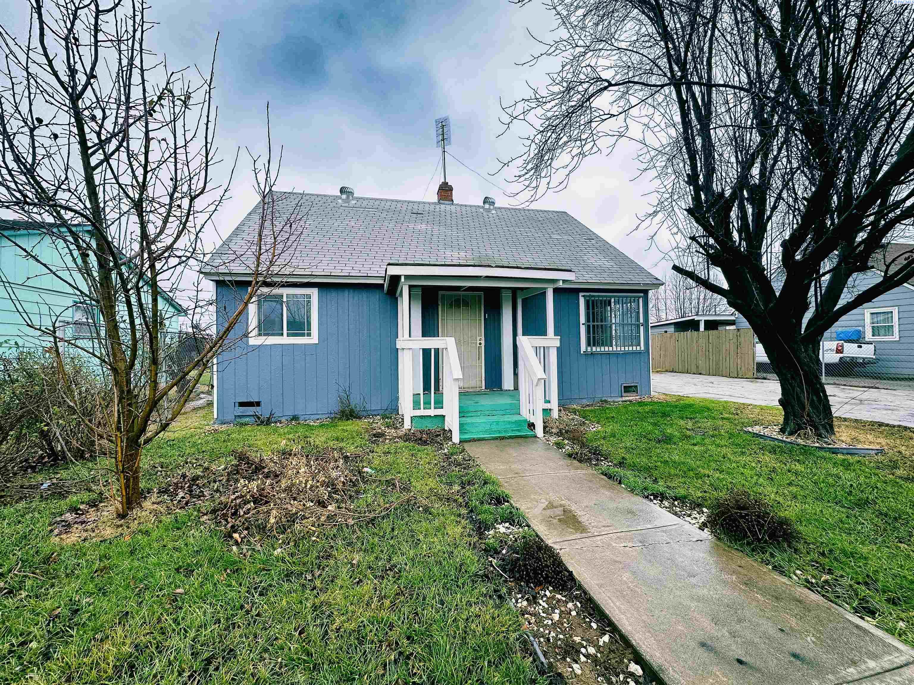 10th st, Sunnyside, Washington 98944, 3 Bedrooms Bedrooms, 0 ,1 BathroomBathrooms,Houses,For Sale,10th st,0,285782