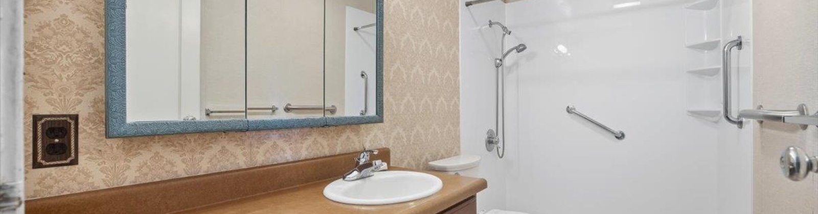 CHESTNUT AVE, Richland, Washington 99352, 4 Bedrooms Bedrooms, 0 ,2 BathroomsBathrooms,Houses,For Sale,CHESTNUT AVE,0,289586