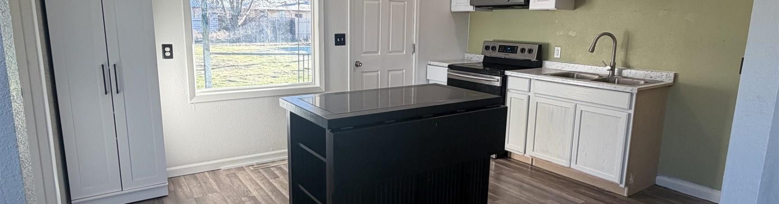 Almira, Connell, Washington 99326, 2 Bedrooms Bedrooms, 0 ,1 BathroomBathrooms,Houses,For Sale,Almira,0,289585