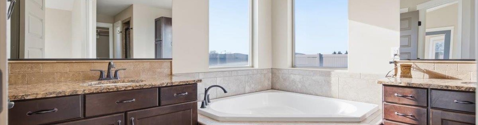 Turf Paradise Dr, Pasco, Washington 99301, 3 Bedrooms Bedrooms, 0 ,2 BathroomsBathrooms,Houses,For Sale,Turf Paradise Dr,0,289581