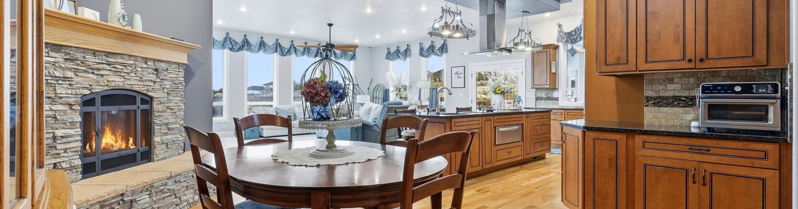 217 Pr SE, Kennewick, Washington 99338, 4 Bedrooms Bedrooms, 0 ,4 BathroomsBathrooms,Houses,For Sale,217 Pr SE,0,289598