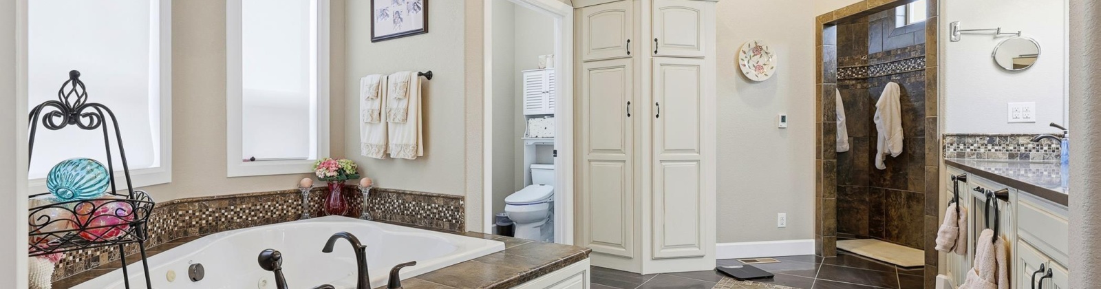 217 Pr SE, Kennewick, Washington 99338, 4 Bedrooms Bedrooms, 0 ,4 BathroomsBathrooms,Houses,For Sale,217 Pr SE,0,289598