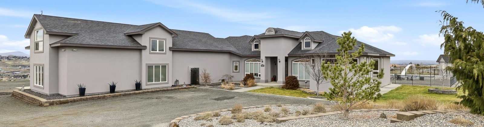 217 Pr SE, Kennewick, Washington 99338, 4 Bedrooms Bedrooms, 0 ,4 BathroomsBathrooms,Houses,For Sale,217 Pr SE,0,289598