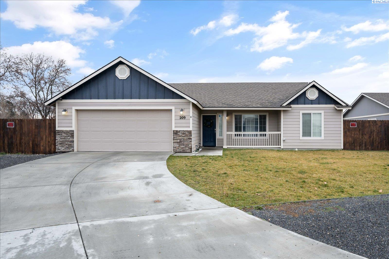 16th Ave, Kennewick, Washington 99336, 3 Bedrooms Bedrooms, 0 ,2 BathroomsBathrooms,Houses,For Sale,16th Ave,0,289607