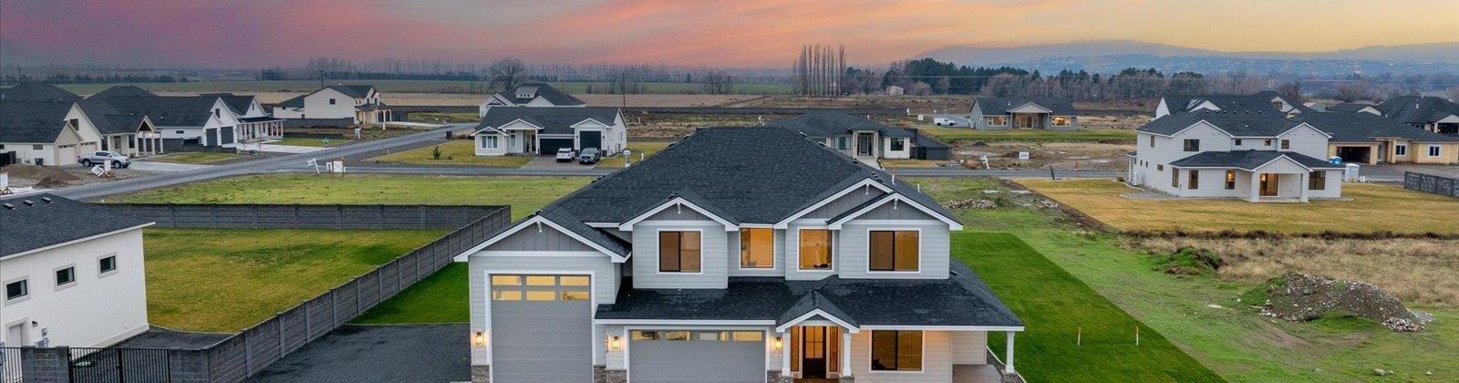 Rock Creek Drive, Pasco, Washington 99301, 5 Bedrooms Bedrooms, 0 ,3 BathroomsBathrooms,Houses,For Sale,Rock Creek Drive,0,289613