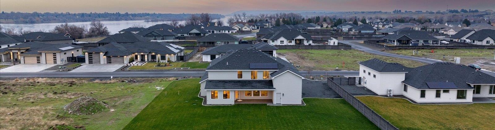 Rock Creek Drive, Pasco, Washington 99301, 5 Bedrooms Bedrooms, 0 ,3 BathroomsBathrooms,Houses,For Sale,Rock Creek Drive,0,289613