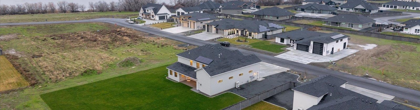 Rock Creek Drive, Pasco, Washington 99301, 5 Bedrooms Bedrooms, 0 ,3 BathroomsBathrooms,Houses,For Sale,Rock Creek Drive,0,289613