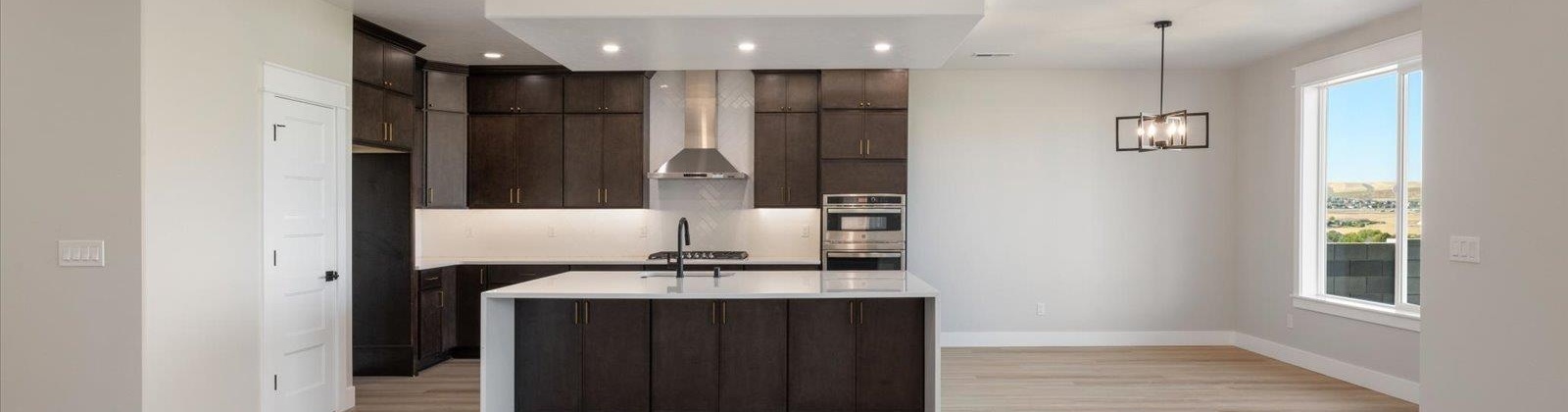 Upriver, Richland, Washington 99352, 4 Bedrooms Bedrooms, 0 ,3 BathroomsBathrooms,Houses,For Sale,Upriver,0,289615