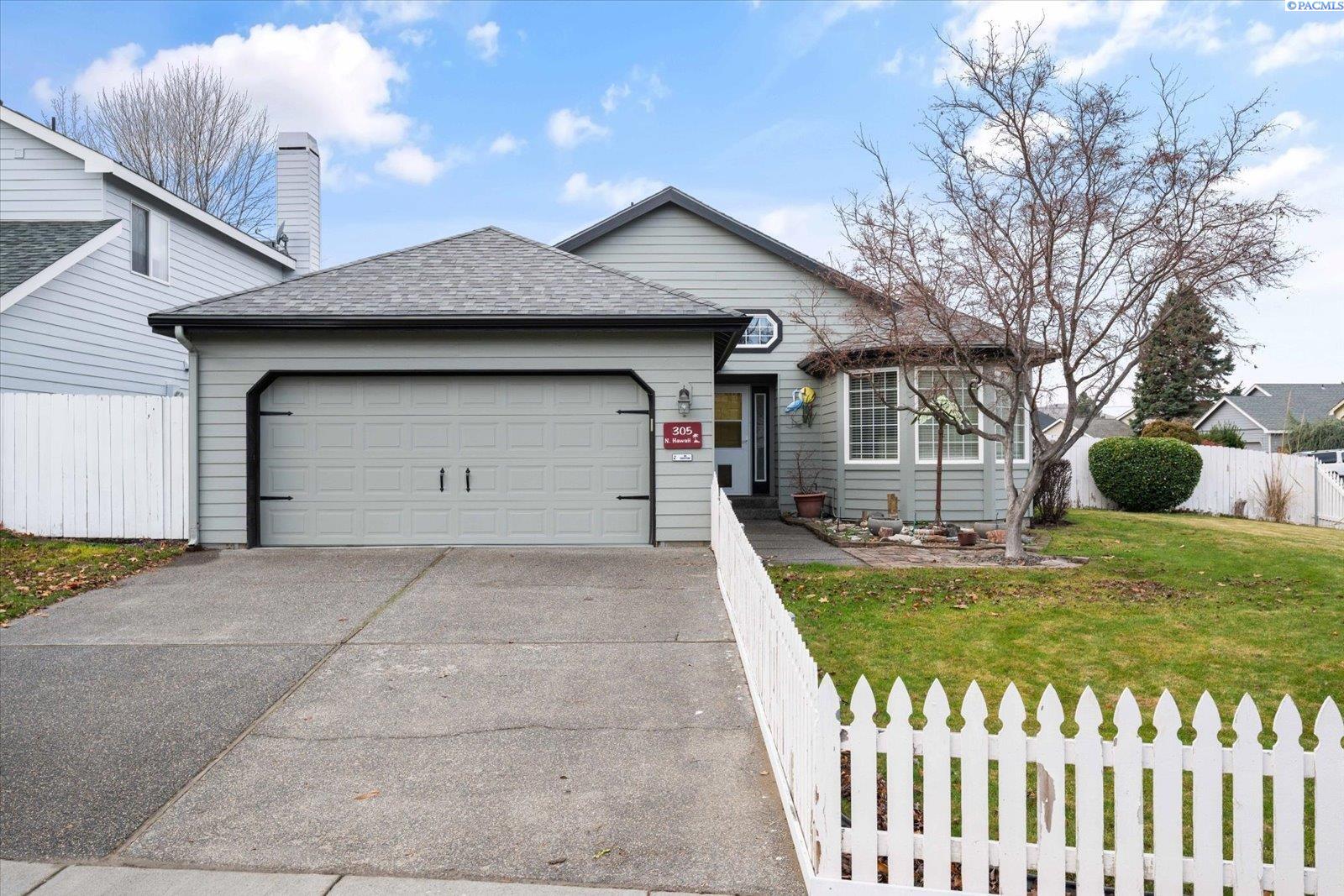 Hawaii St, Kennewick, Washington 99336, 3 Bedrooms Bedrooms, 0 ,2 BathroomsBathrooms,Houses,For Sale,Hawaii St,0,289619