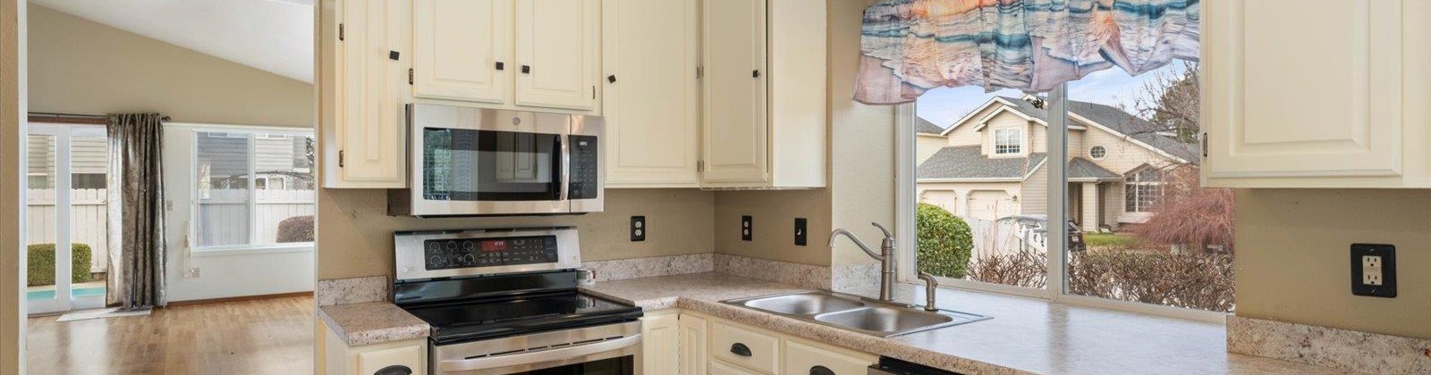 Hawaii St, Kennewick, Washington 99336, 3 Bedrooms Bedrooms, 0 ,2 BathroomsBathrooms,Houses,For Sale,Hawaii St,0,289619