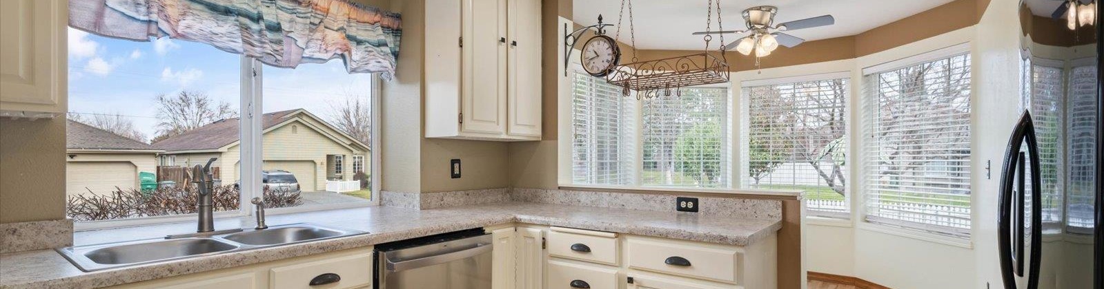 Hawaii St, Kennewick, Washington 99336, 3 Bedrooms Bedrooms, 0 ,2 BathroomsBathrooms,Houses,For Sale,Hawaii St,0,289619