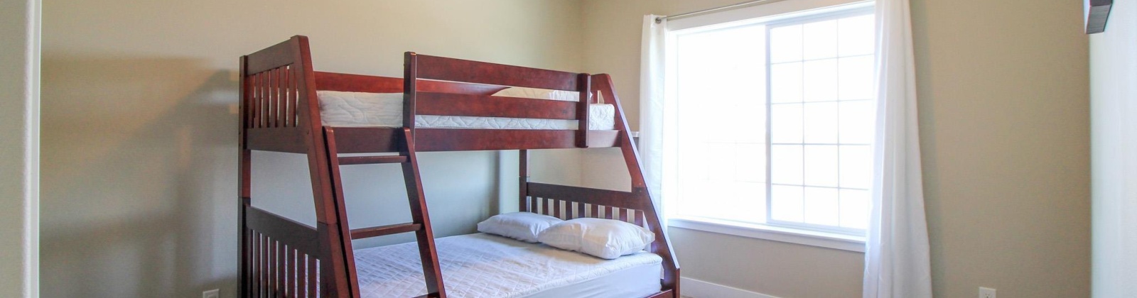 Anderson Place, Kennewick, Washington 99337, 4 Bedrooms Bedrooms, 0 ,3 BathroomsBathrooms,Houses,For Rent,Anderson Place,0,289652