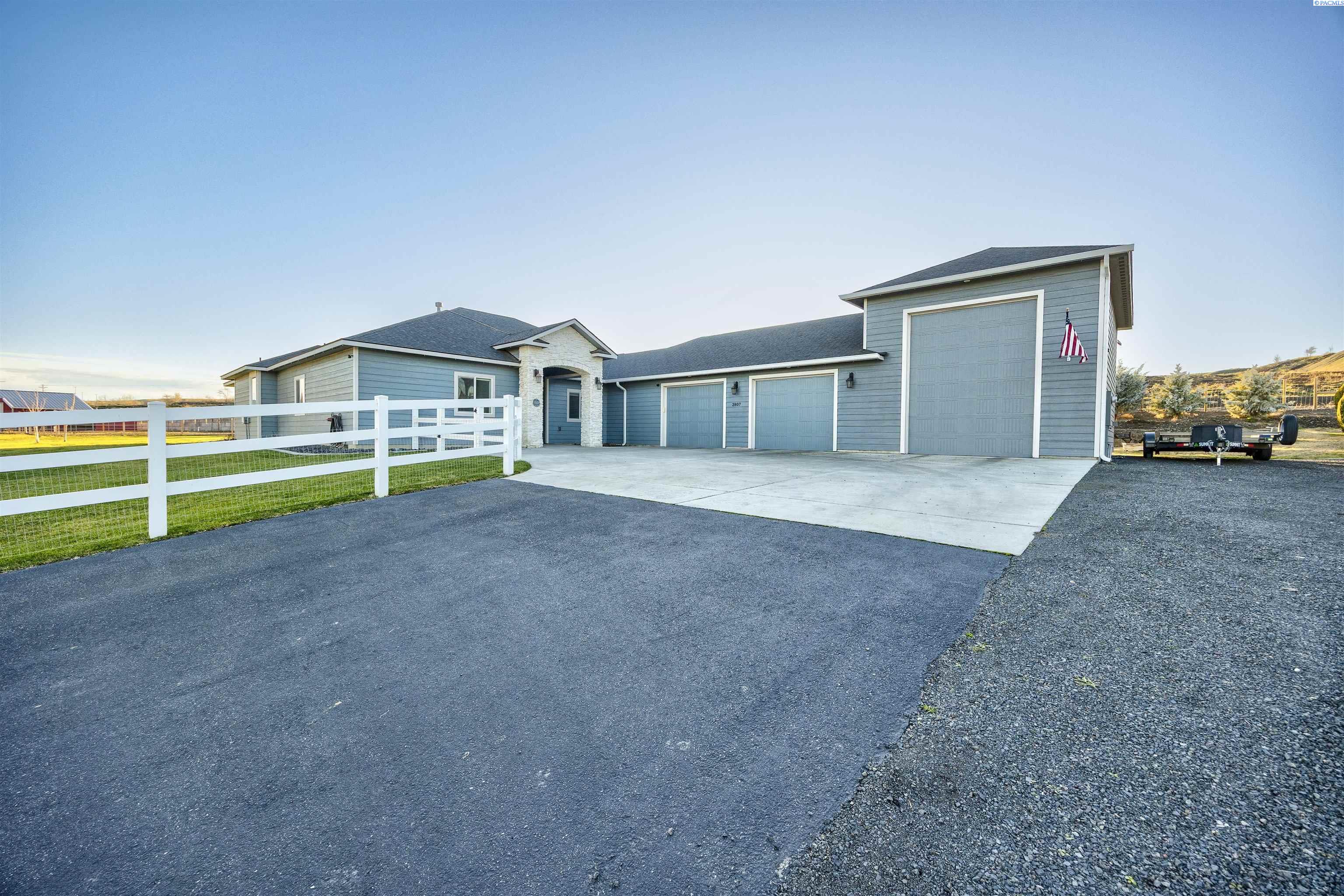 Riverside Drive, West Richland, Washington 99353, 3 Bedrooms Bedrooms, 0 ,3 BathroomsBathrooms,Houses,For Sale,Riverside Drive,0,289672
