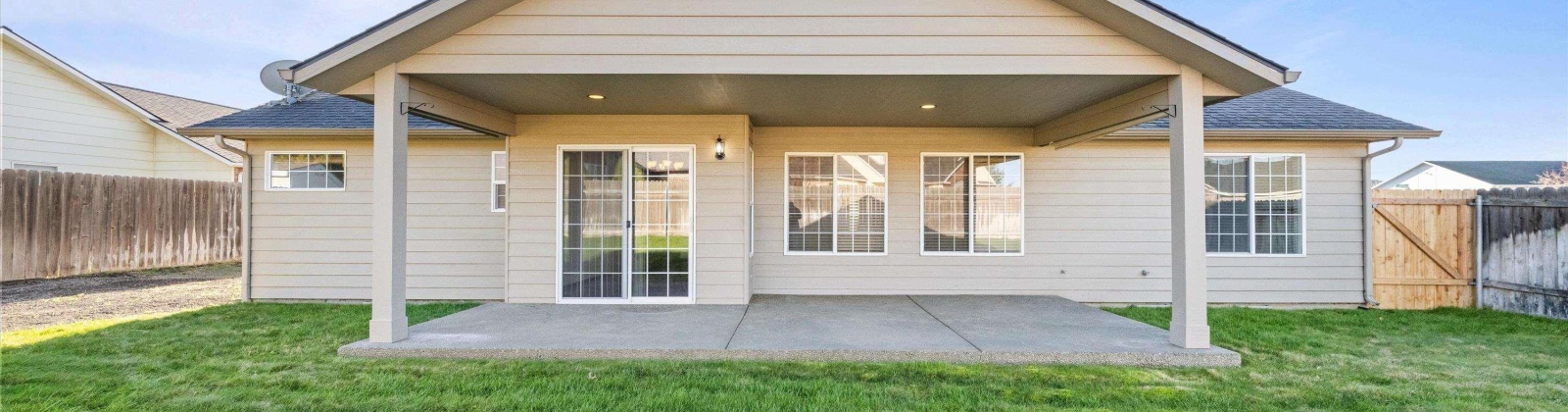 Larch Ave, College Place, Washington 99324, 3 Bedrooms Bedrooms, 0 ,2 BathroomsBathrooms,Houses,For Sale,Larch Ave,0,289501