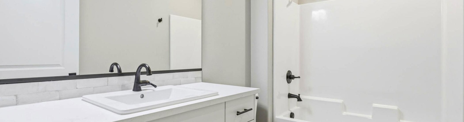 Silver Mound Dr, Pasco, Washington 99353, 3 Bedrooms Bedrooms, 0 ,2 BathroomsBathrooms,Houses,For Rent,Silver Mound Dr,0,289681