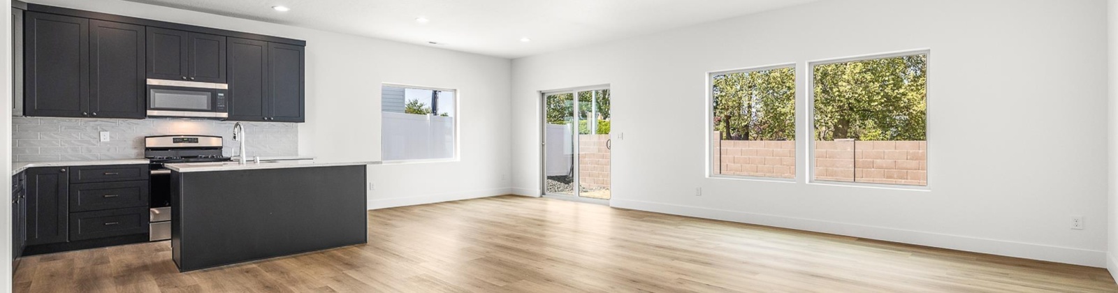 Underwood Pl, Kennewick, Washington 99337, 7 Bedrooms Bedrooms, 0 ,6 BathroomsBathrooms,Multi-family,For Sale,Underwood Pl,0,289700