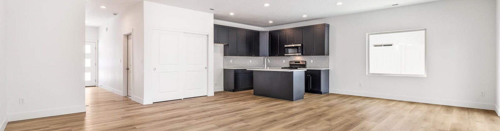 Underwood Pl, Kennewick, Washington 99337, 7 Bedrooms Bedrooms, 0 ,6 BathroomsBathrooms,Multi-family,For Sale,Underwood Pl,0,289700