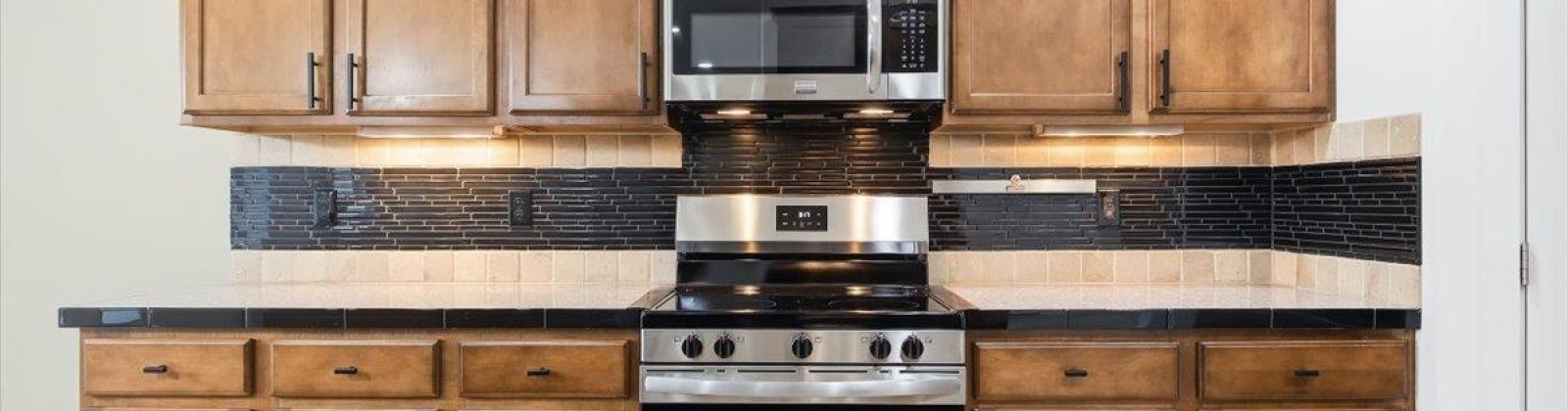 Pikes Peak Dr, West Richland, Washington 99353, 3 Bedrooms Bedrooms, 0 ,3 BathroomsBathrooms,Houses,For Sale,Pikes Peak Dr,0,289696