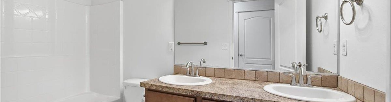 Pikes Peak Dr, West Richland, Washington 99353, 3 Bedrooms Bedrooms, 0 ,3 BathroomsBathrooms,Houses,For Sale,Pikes Peak Dr,0,289696